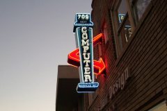 800x600-illuminated-signs-computer.jpg