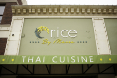 Dave's Signs designs, builds, installs restaurant signs serving Ventura, Santa Barbara and Los Angeles counties.
