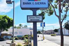 Bank of the Sierra pylon sign in Fillmore, CA