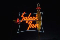 Safari Inn Illuminated Sign