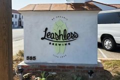 monument-sign-leashless-brewing-ventura-ca.jpg