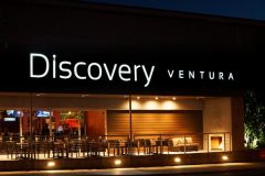 channel-letter-neon-sign-illuminated-discovery-ventura-front