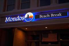 custom-sign-illuminated-channel-letter-restuarant-mondos