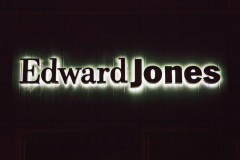 This is a photo of the Edward Jones illuminated channel letter sign fabricated and installed by a national sign company, Dave’s Signs. Edward Jones is located in Santa Barbara, CA.
