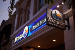 restaurant-sign-illuminated-channel-letter-blade-custom-mondos-084