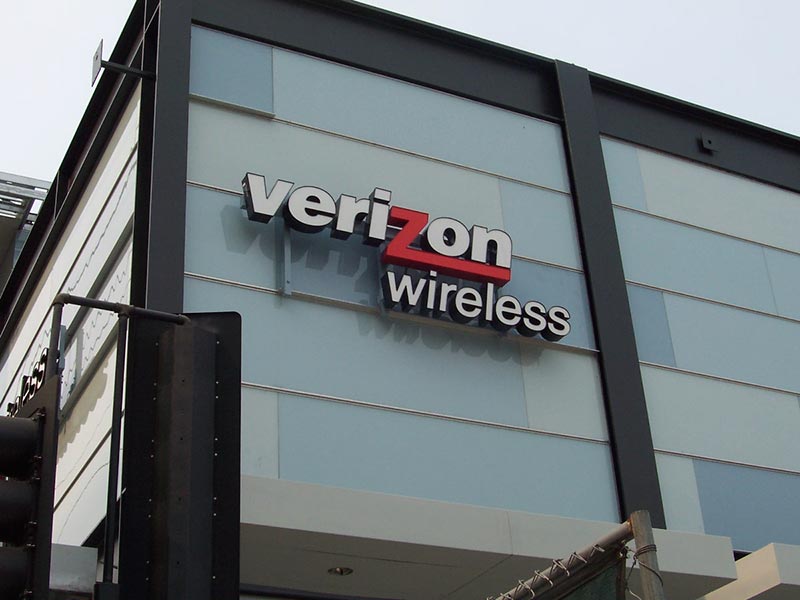 Verizon Wireless Nationwide Signs