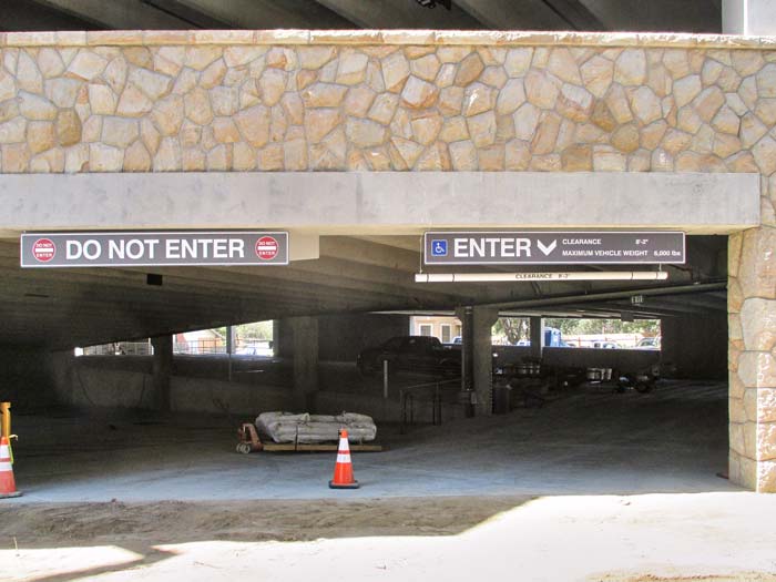 Parking Lot & Garage Signs