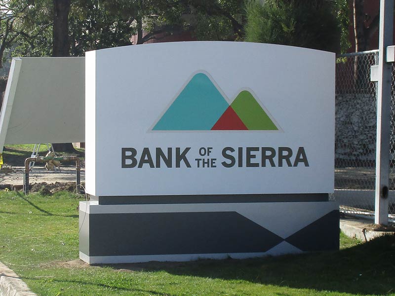 Bank of Sierra Monument Sign