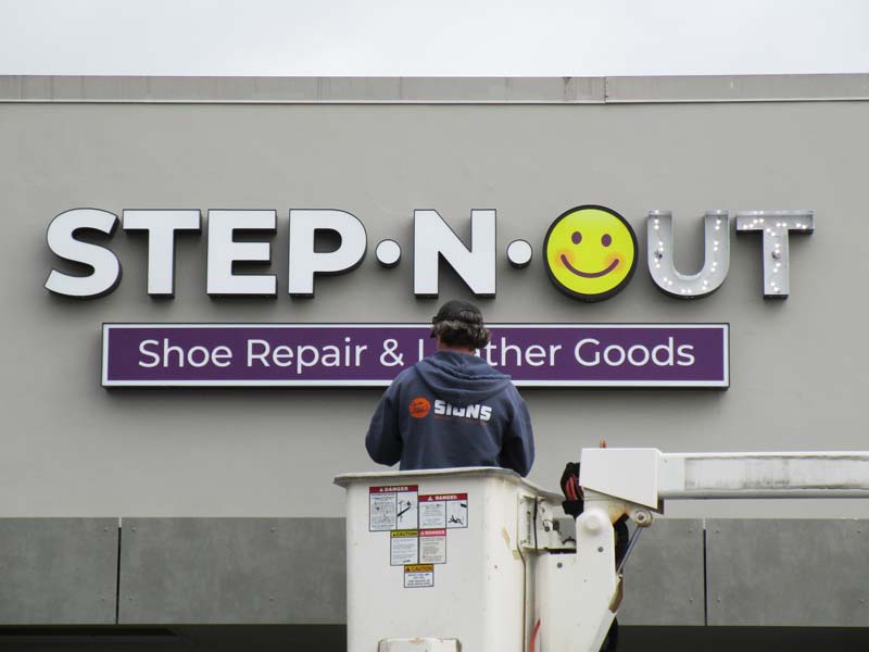 Commercial Sign Service & Repair in Camarillo, CA