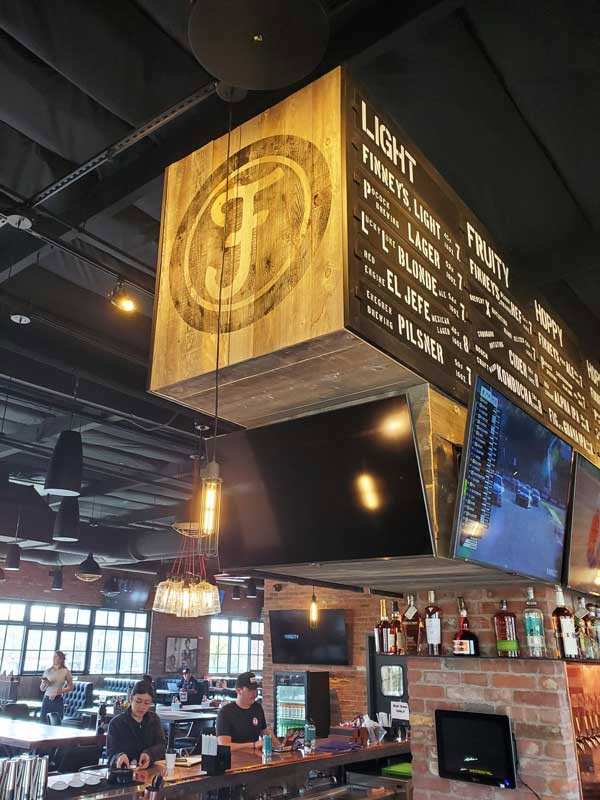 We added another custom "F logo" graphic inside over the bar.
