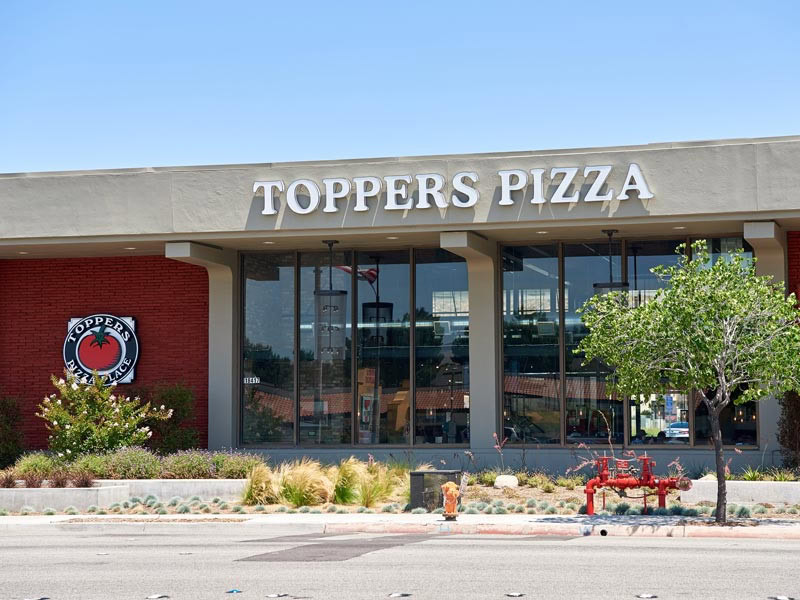 Toppers Pizza Canyon Country channel letter signs by Dave's Signs. Front of the restaurant. – Santa Clarita, CA signs.